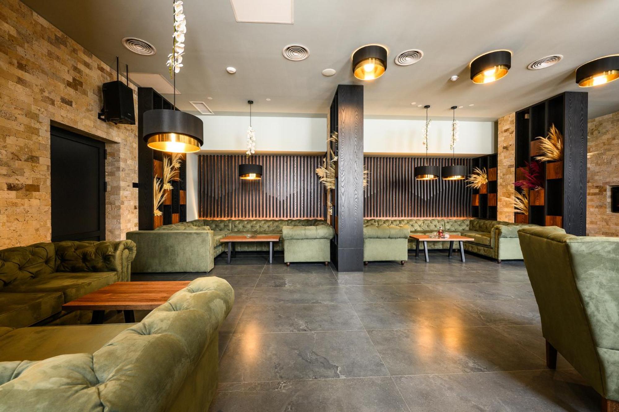 グランド ホテル ヴェリングラド ヴェリングラード エクステリア 写真 Interior of a restaurant